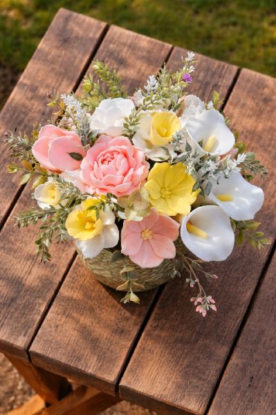 Сапунени цветя в златна ваза - лукс и красота в едно! 💐🌸🌷
